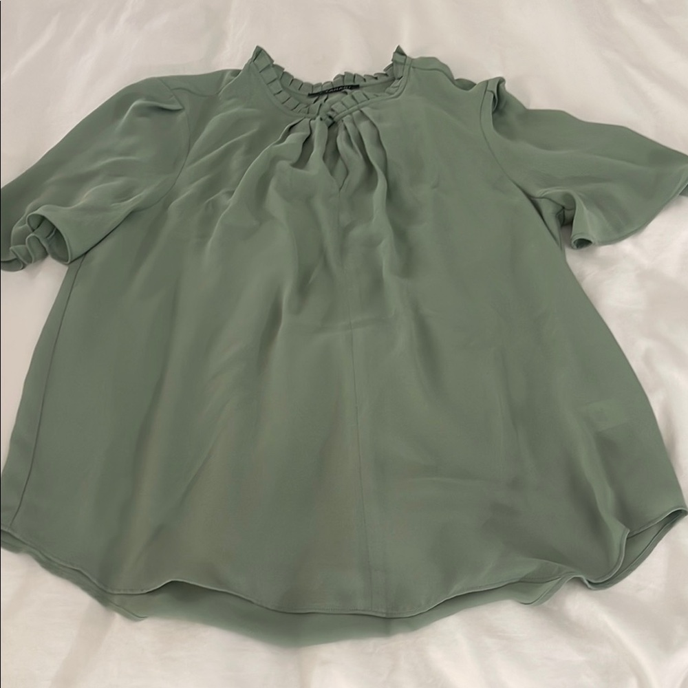 T Tahari blouse